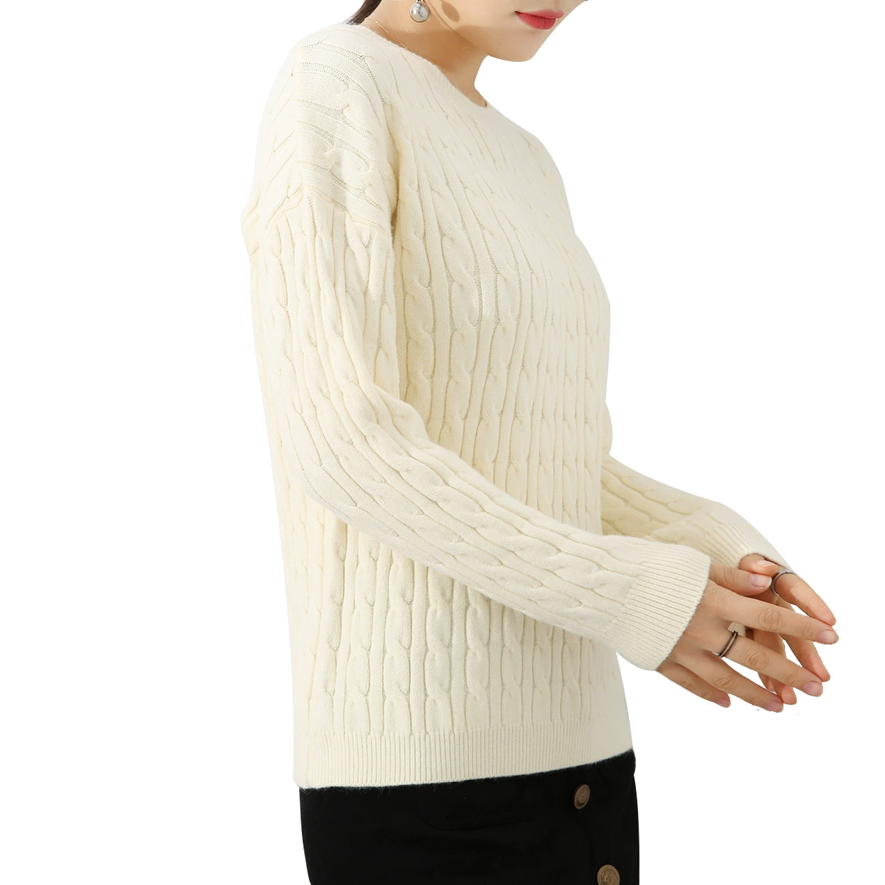 Мелкосерийное производство на заказ женских свитеров из новой однотонной пряжи,  обработка на заказ длинных женских пуловеров, трикотажная повседневная женская одежда оптом