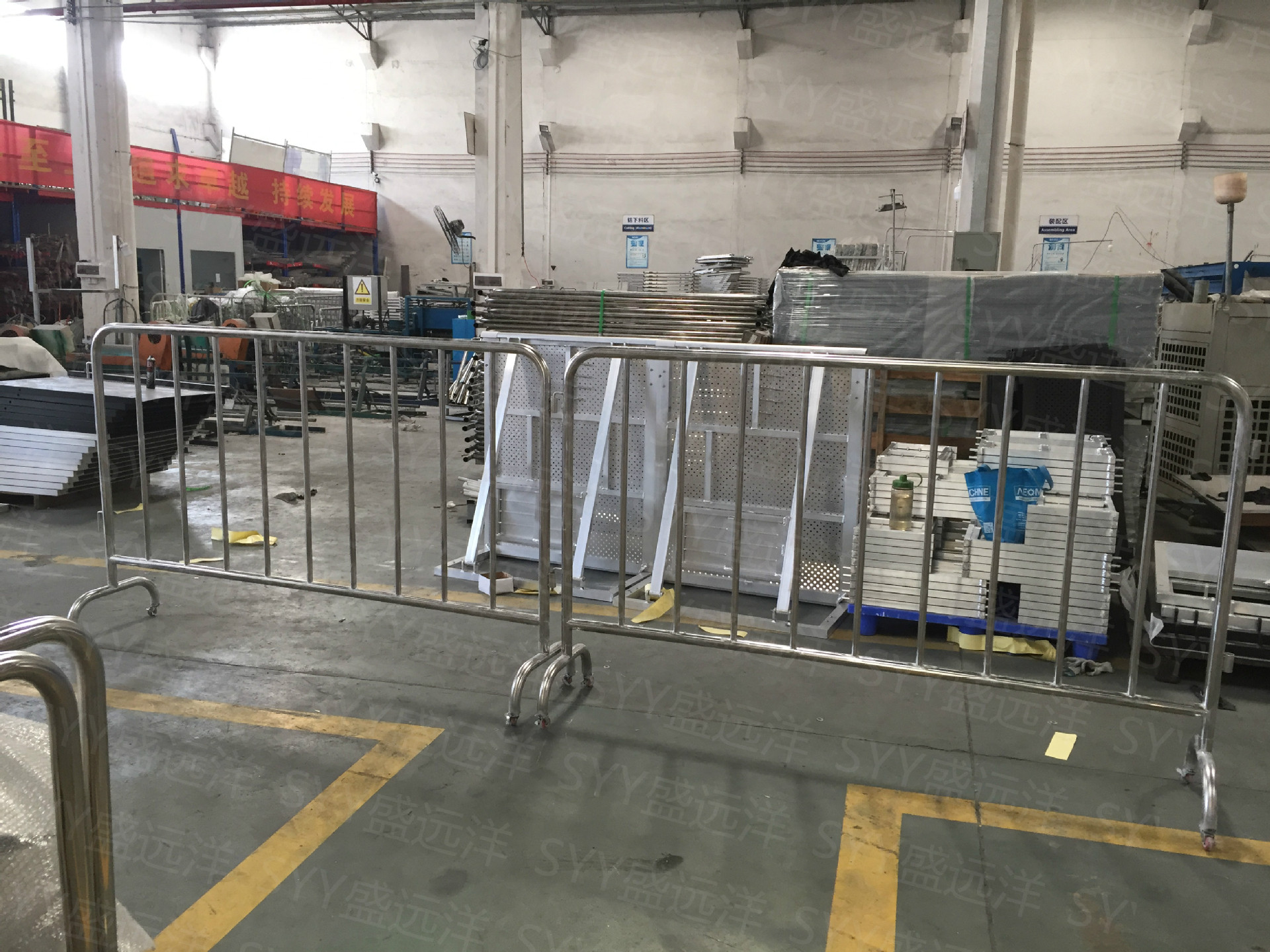 盛远洋 不锈钢铁马以及布套 深圳彩讯科创中心项目案例