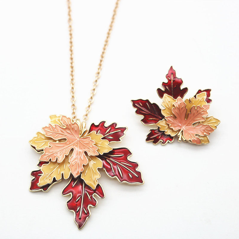 Korean version of spring and autumn Vintage Maple Leaf high-end enamel three-dimensional temperament large brooch necklace clothes decorative pin corsage