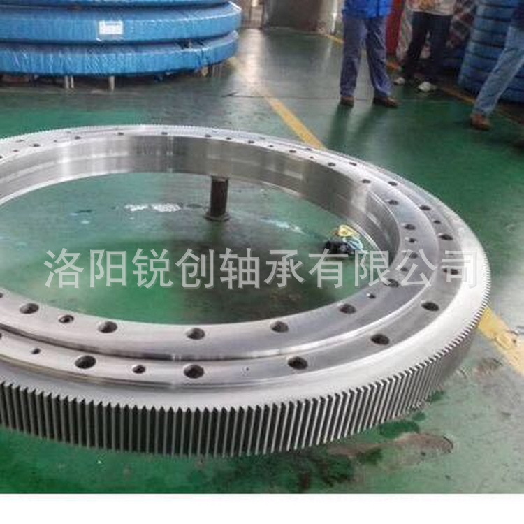 132.40.1400.12三排圆柱滚子转盘轴承现货