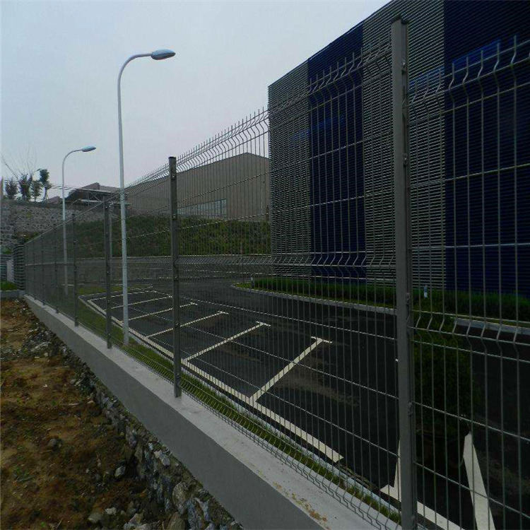 河道防护网 河道护栏 围栏网桃型柱护栏