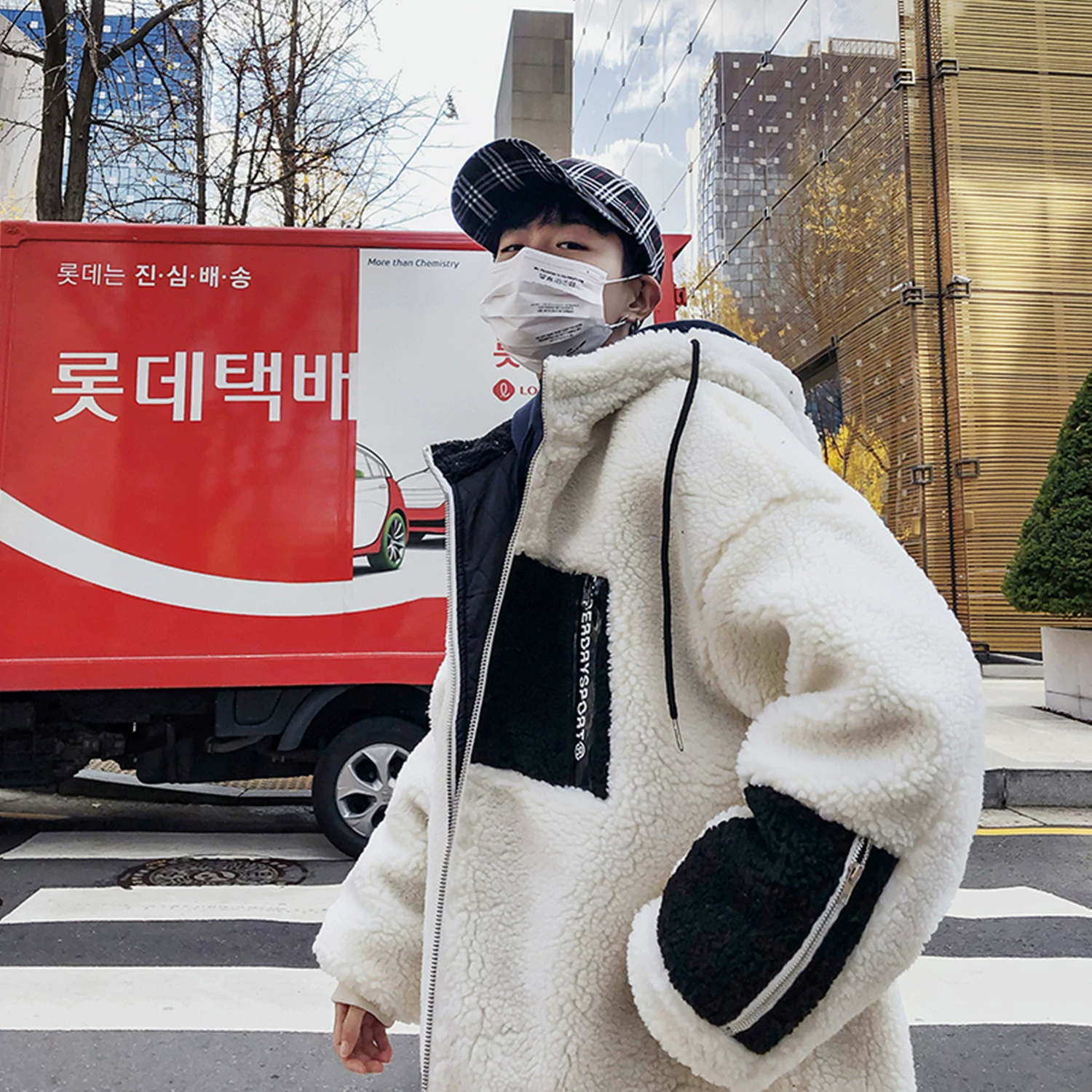 Зимняя новинка 2025: Модная мужская куртка из овечьей шерсти с капюшоном, в стиле колор-блок, свободного кроя, универсальная, из хлопка