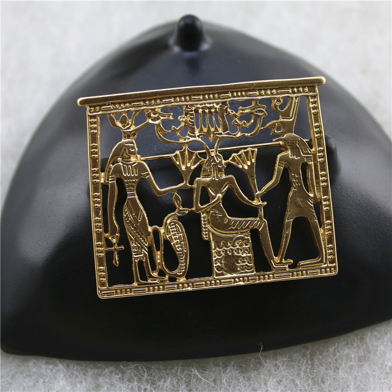 Broche égyptienne pharaon baroque doré mat style vintage palais_voghion.com
