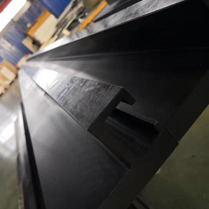 厂家直销高分子加工件聚乙烯导向件高分子聚乙烯链条托条pe耐磨条