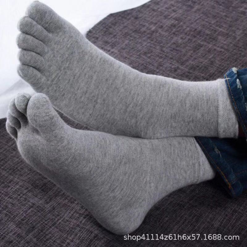 Otoño e invierno de algodón adulto calcetines de cinco dedos de la mitad de la pantorrilla gruesa de los hombres calcetines de alta punta dividida fábrica al por mayor
