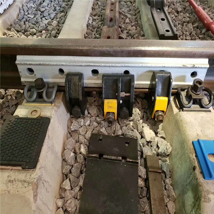 70型轨道扣板 铁路轨道新III整套扣板扣 批量供应