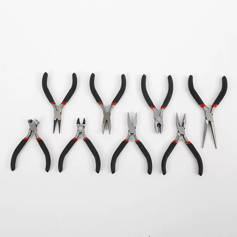 4.5寸有齿尖嘴钳厂家 多种功能电工钳子工业级红黑尖嘴钳现货供应