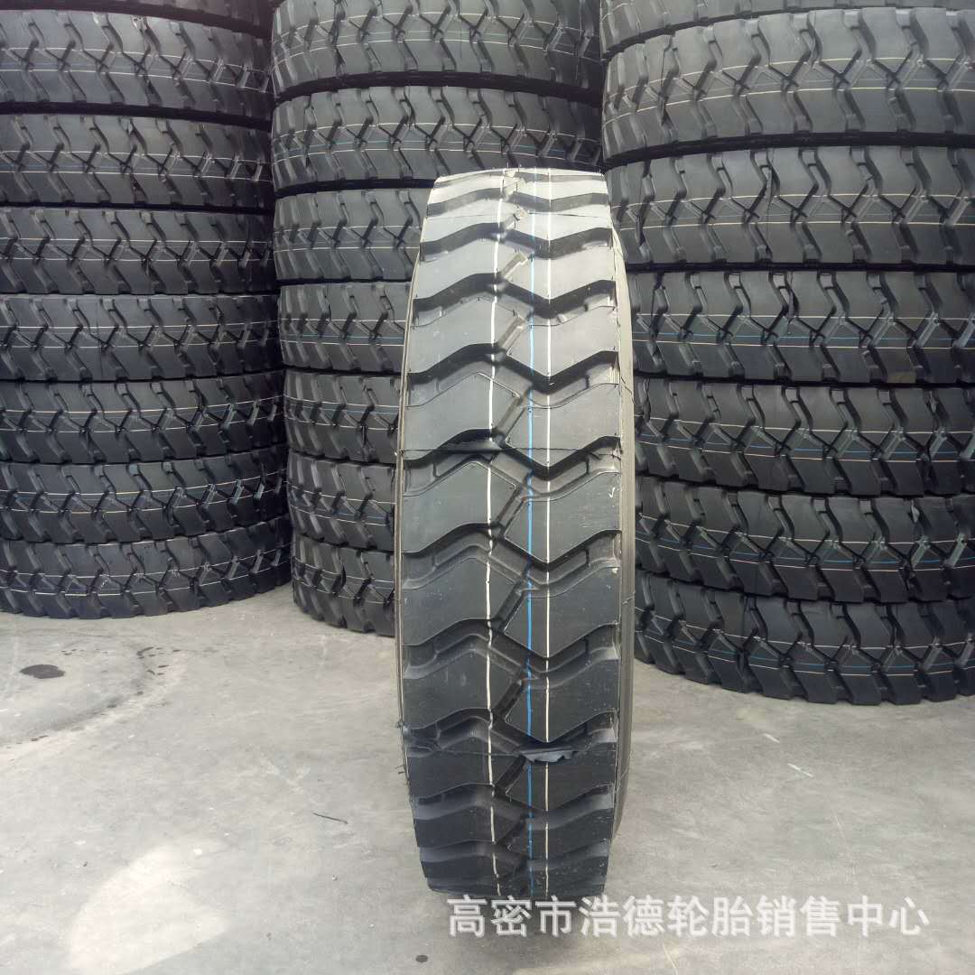 工厂直销矿山重载轮胎11.00R20 12.00R20卡货车子午轮胎耐磨防滑