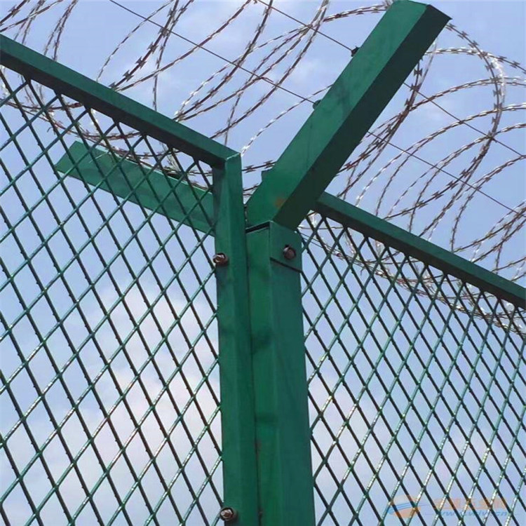 护栏网 Y型立柱护栏网 刺铁丝防攀爬护栏 禁区护栏网