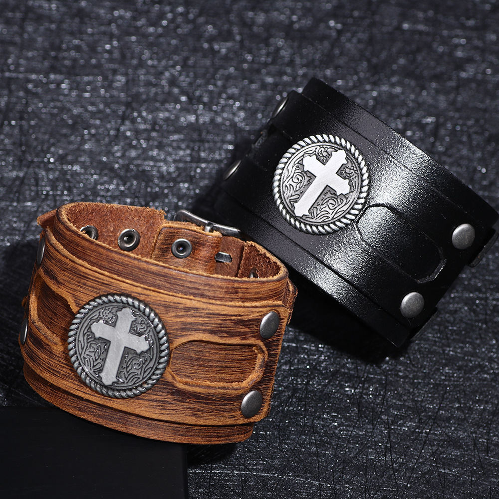 Pulsera de cuero de vaca de estilo punk popular europeo y americano Cruz ancha pulsera de cuero de los hombres transfronteriza Venta caliente fábrica al por mayor