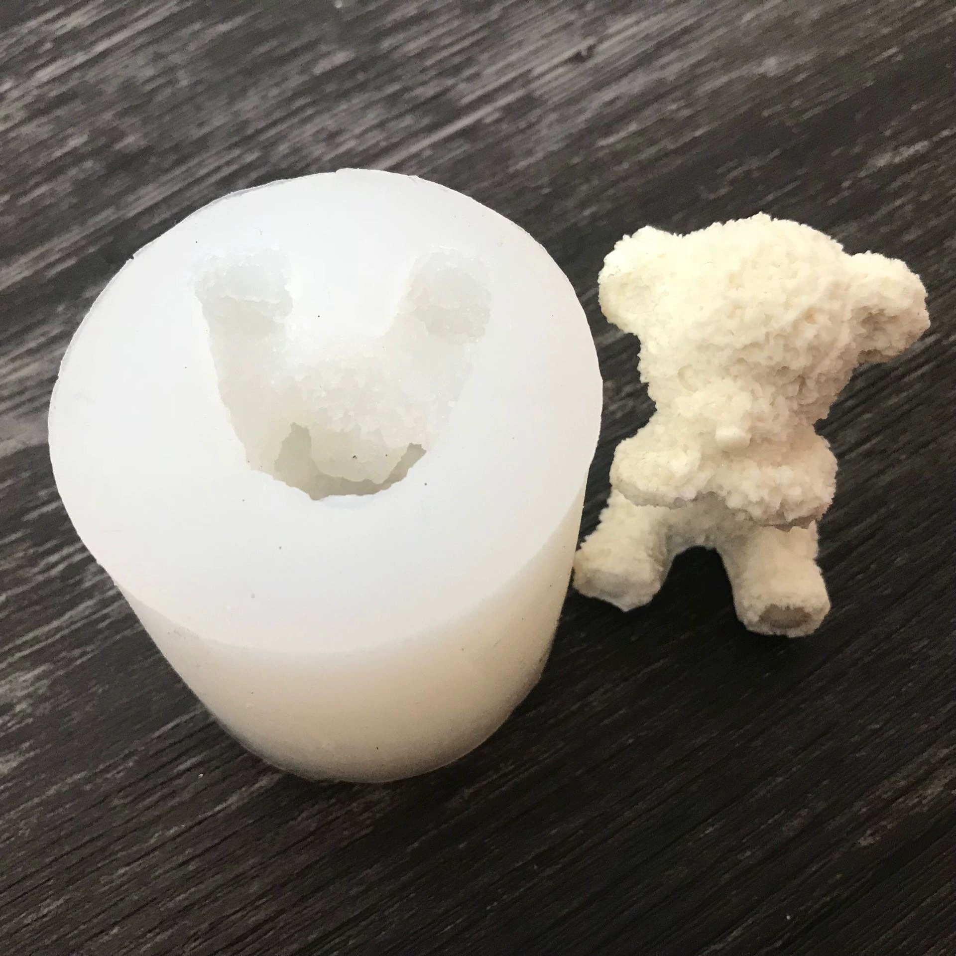Three dimensional silicone mold, aromatherapy, with little bears