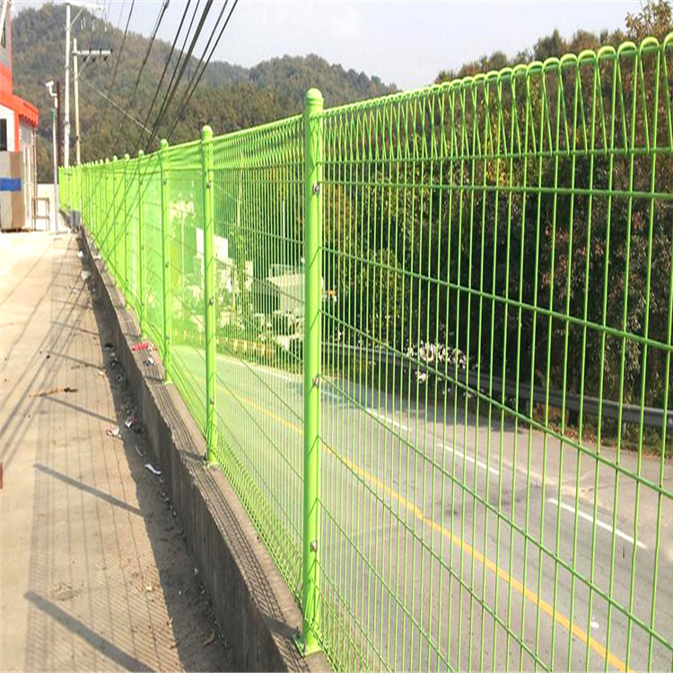 支持批发小区公园用桃型柱隔离栅栏透景式铁丝护栏网【工厂自营】