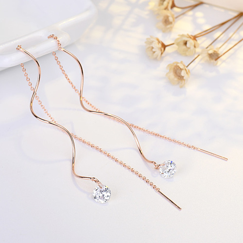 Qiaolanxuan Korean version of Dadongmen long twisted zircon ear wire fashion tassel ear jewelry student women's earrings