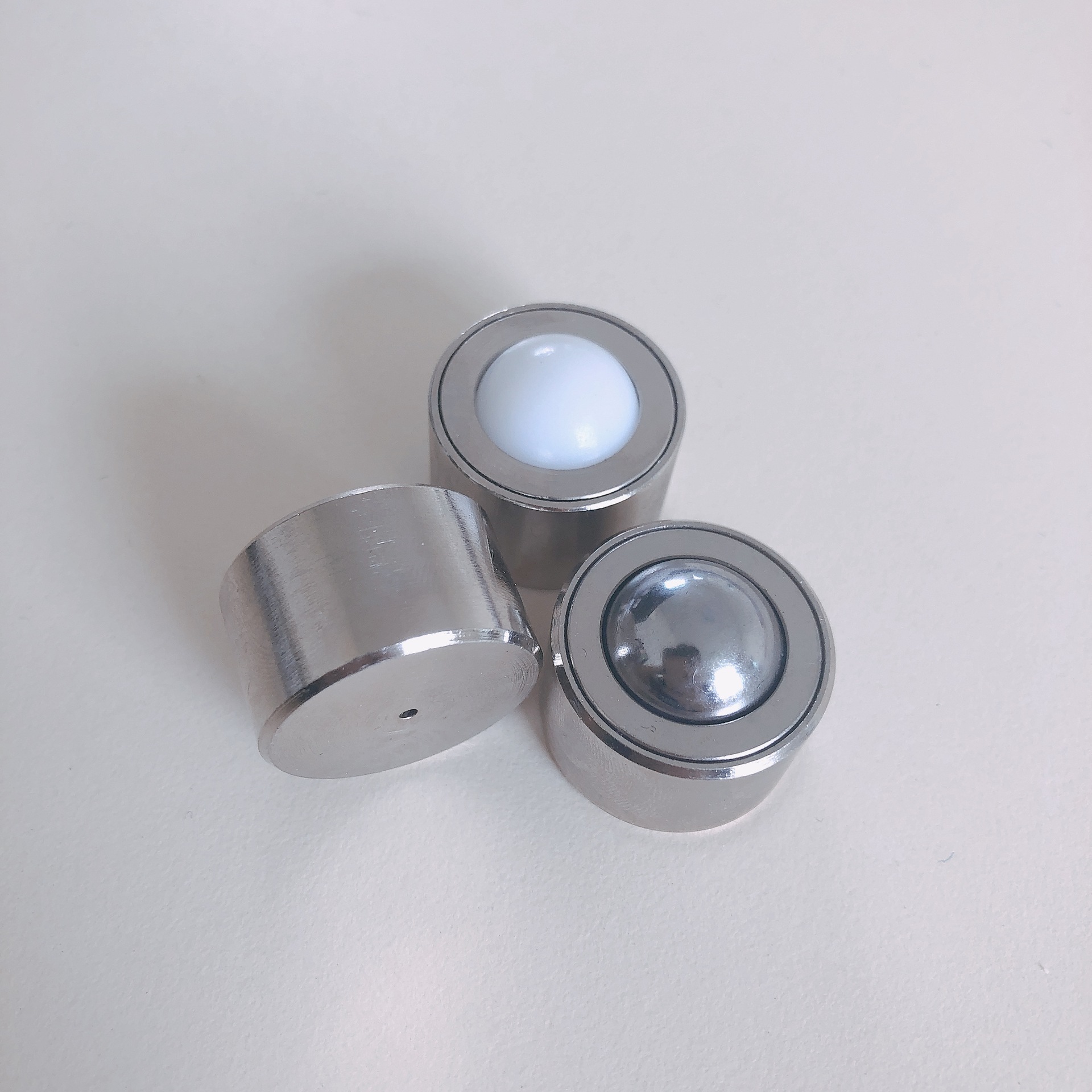 重载压入式万向球轴承KSM15平盖无台阶直筒型精工万向轮滚轮