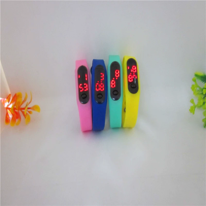 Светодиодные электронные часы метр 1 студент Смотреть один мешок OPP упаковка небольшой подарок оптом