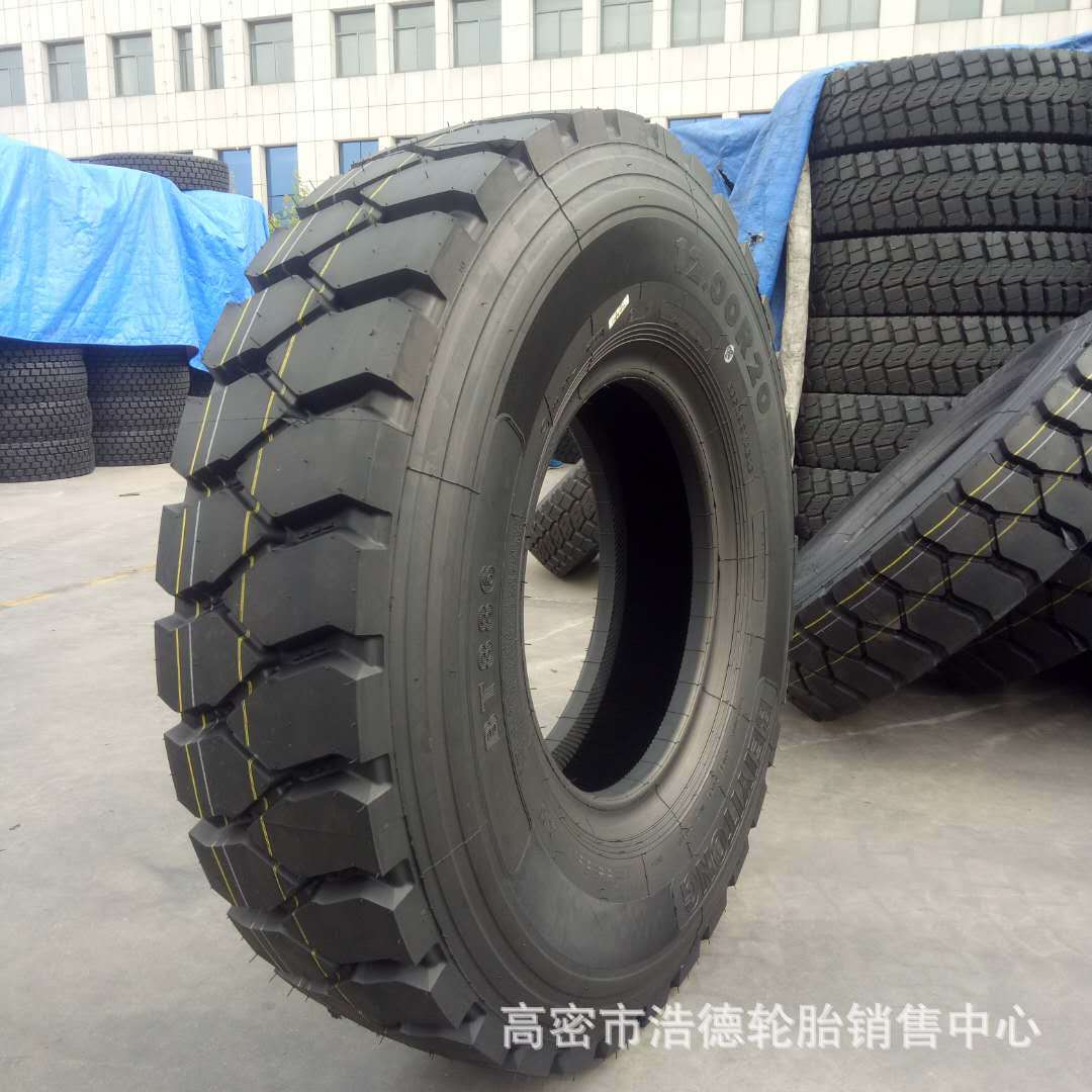 厂家直销卡车钢丝轮胎1100R201200R20卡车重载轮胎渣土车轮胎现货