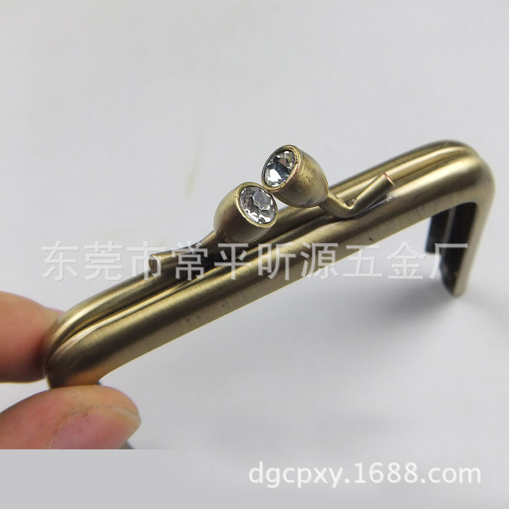 厂家供应直销圆圈头带钻石口袋密口铰，古铜零钱包扣具