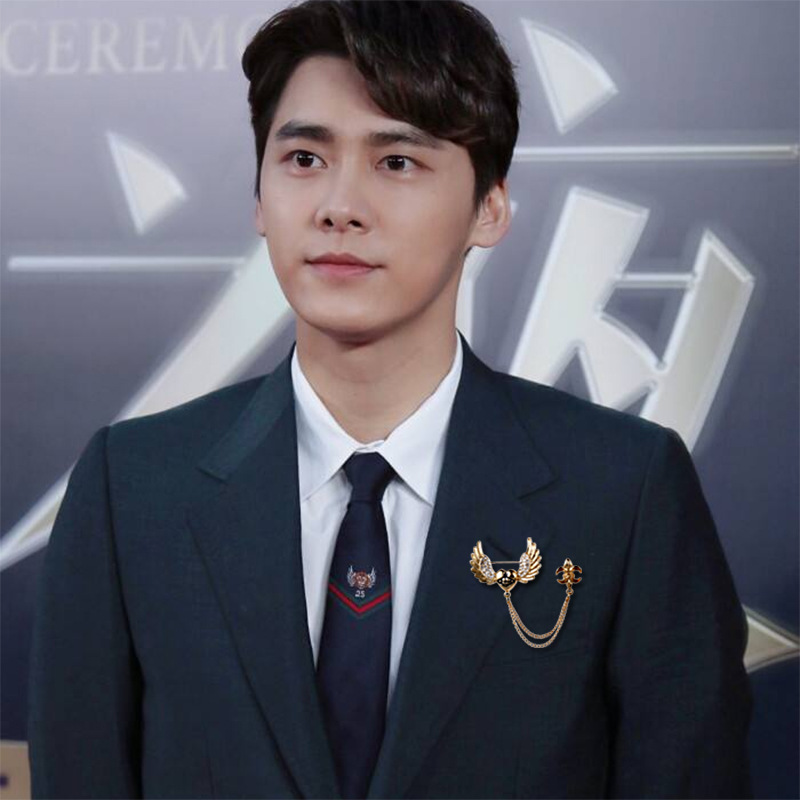 2024 nueva moda europea y americana elegante broche de aleación rhinestone ramillete ropa cadena pin Accesorios