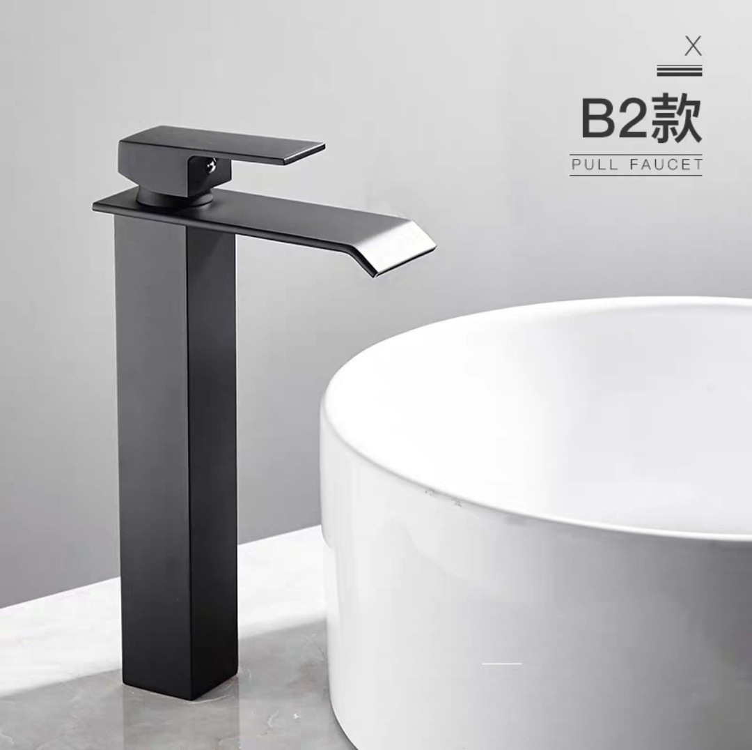 B2 aumentó grifo de cascada curva recta