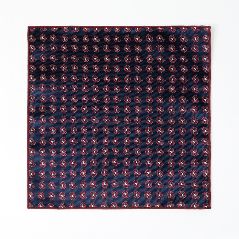 Corbata de hombre bufanda cuadrada pequeña al por mayor moda coreana de todo fósforo tendencia retro bordado patrón traje bufanda de bolsillo