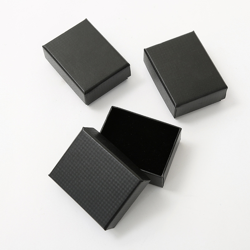 厂家批发纯黑戒指盒可设计logo气质优雅饰品盒天地盖包装盒批发