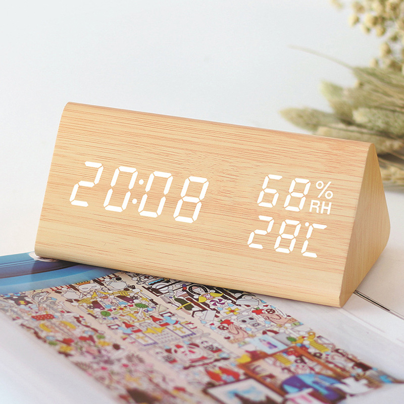 Amazon estudiante regalo escritorio creativo triángulo reloj de alarma control de voz temperatura y humedad digital Reloj de madera electrónica