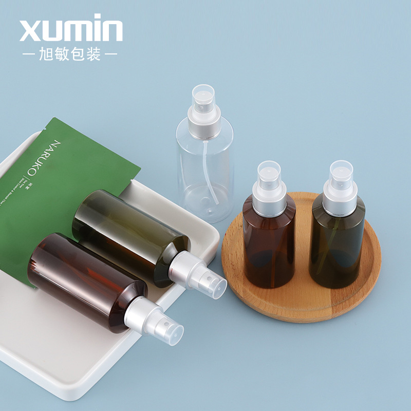 En stock 100ml/150ml de tóner puro botella de spray de rocío oblicuo hombro electroquímico botella de spray de aluminio cosméticos Xumin materiales de embalaje