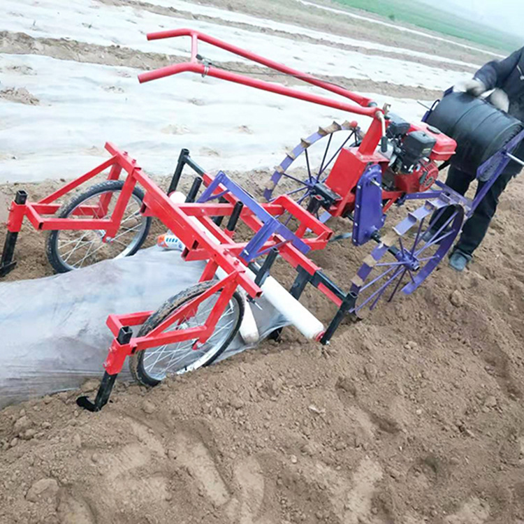 土豆红薯起垄覆膜机微耕机配套铺膜机60-1.2米之间可以调节盖膜机