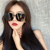 Fashionable sunglasses, retro brand glasses, European style, internet celebrity, simple and elegant design, cat's eye