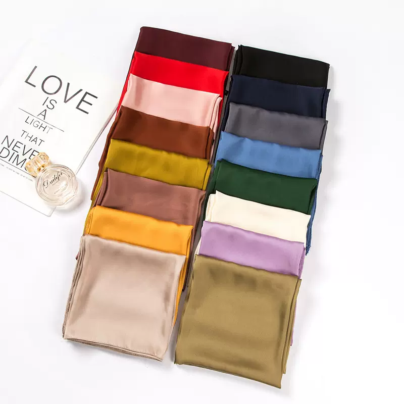 2020年新款春夏纯色小方巾女复古丝巾缎面仿真丝简约百搭职业领巾