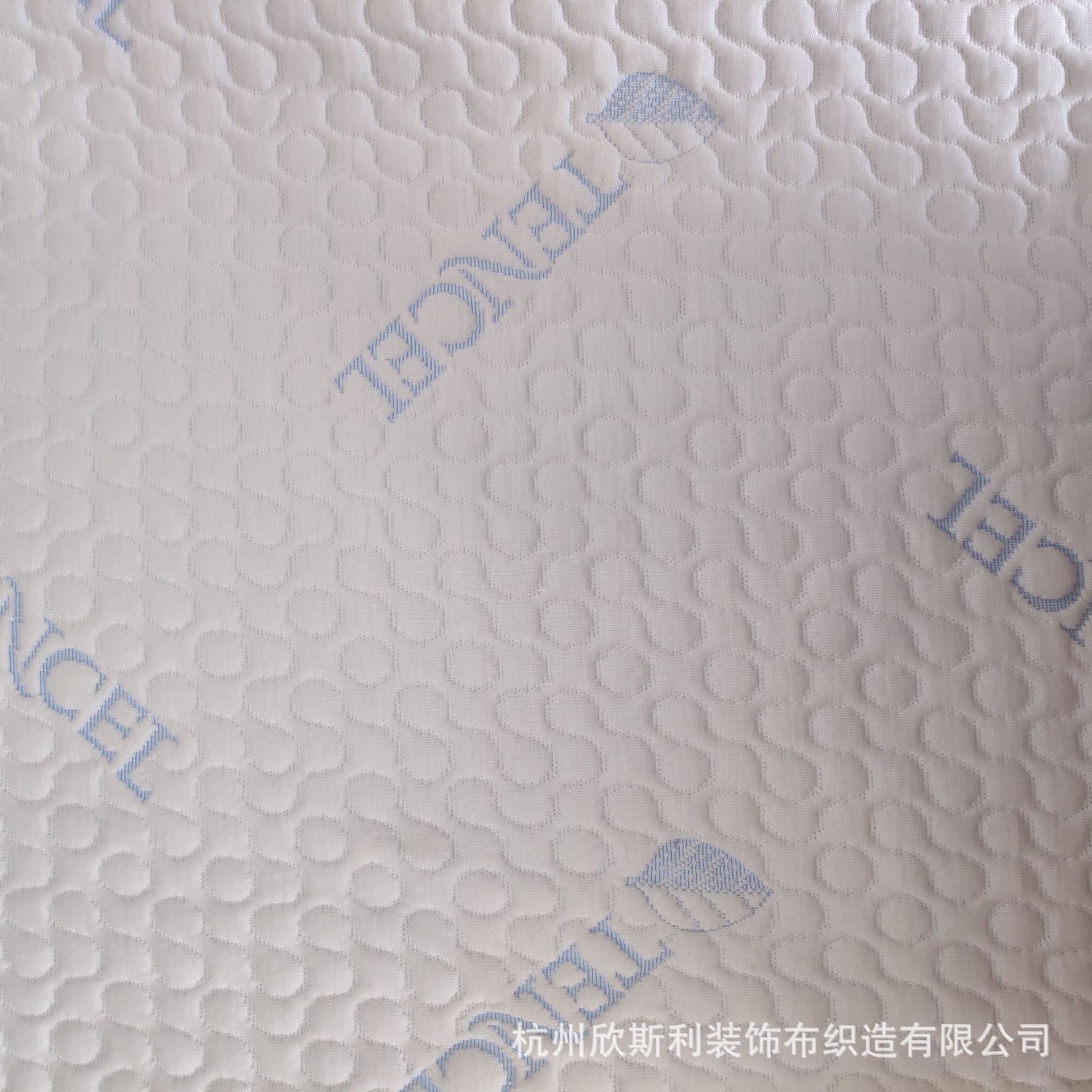 兰精天丝空气层针织布面料可加logo商标床垫布面料夹丝有吊牌