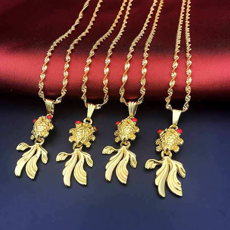Plated 24k imitation gold eyes small goldfish pendant inlaid red diamond women's fashion marketing Gifts Wholesale