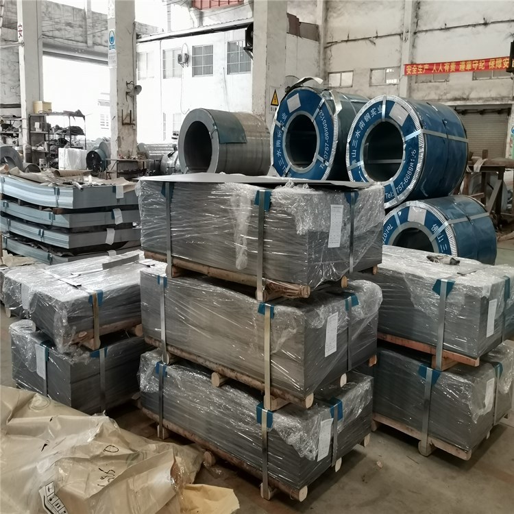 鞍钢原厂有花镀锌卷 不涂油 一级产品 机械DC51D+Z80 0.6*1219*Ｃ