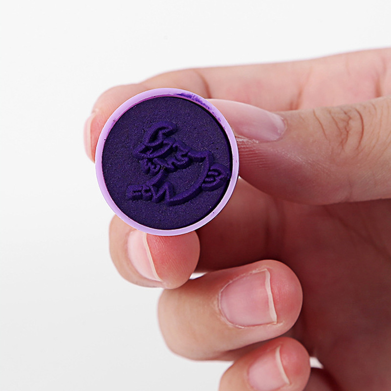 10 cajas de sellos de Halloween Festival de fantasmas Dibujos animados redondos de cinco colores Mano de Navidad Plástico de tinta creativa