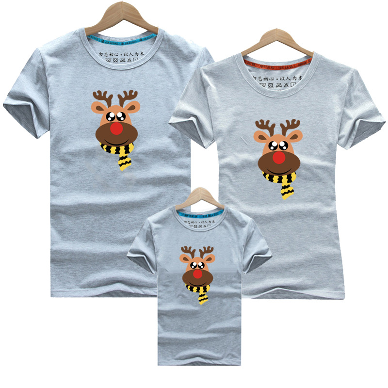 Entrega al por mayor para una familia de tres piezas verano hombres y mujeres ropa de primavera superior algodón manga corta estudiante ropa de clase camiseta