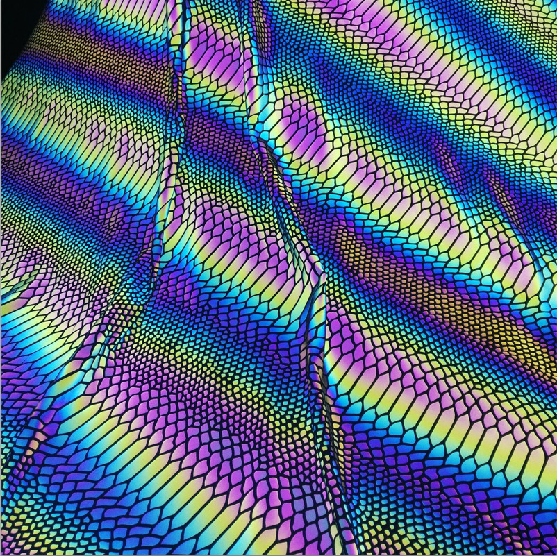 服装反光布面料 蛇皮纹七彩反光印花四面弹力面料 可支持各种图案
