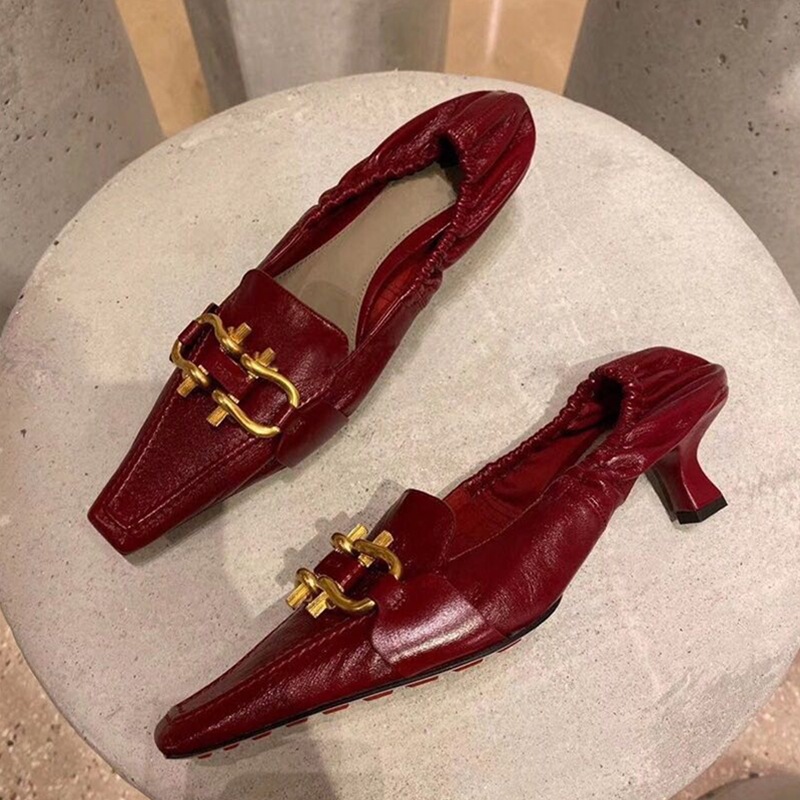 2020 Early Spring New Retro Soft Leather Single-layer Shoes Women's All-match Thin Heel Low Mouth Metal Buckle Crocodile Head Small High Heel Shoes