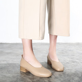 Квадратные ретро-ретро-туфли бабушки с толстыми каблуками 2025 Весна Новая середина каблука Универсальная корейская версия женских синглов на высоких каблуках Xiaoxiangfeng