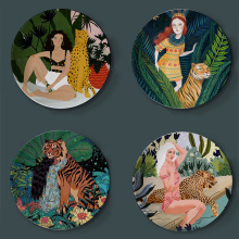 老虎和女孩水彩画板创意家居装饰挂盘 北欧墙面装饰陶瓷工艺摆件