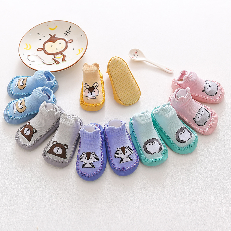 Primavera y otoño calcetines inferiores de cuero de dibujos animados zapatos de bebé calcetines bebé niño antideslizante 0-1-3 años de algodón calcetines de piso para niños PD001
