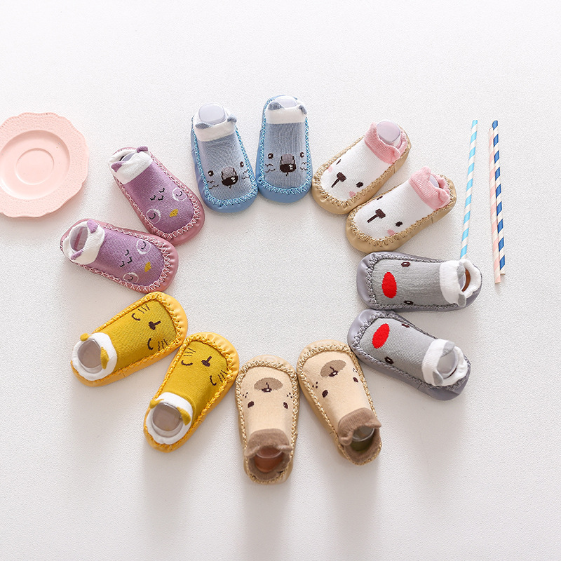 Nuevos calcetines inferiores de cuero de otoño para NIÑOS Calcetines para bebés calcetines de fondo suave para niños calcetines de algodón antideslizantes calcetines de piso al por mayor