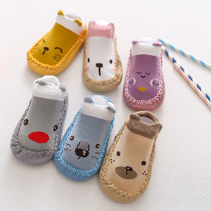 Nuevos calcetines inferiores de cuero de otoño para NIÑOS Calcetines para bebés calcetines de fondo suave para niños calcetines de algodón antideslizantes calcetines de piso al por mayor