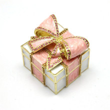 外贸礼品珐琅工艺蝴蝶结合金珠宝首饰盒子结婚戒指盒婚庆回赠礼品