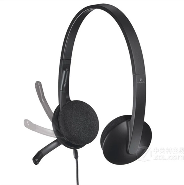 Three dimensional headphones, microphone, laptop