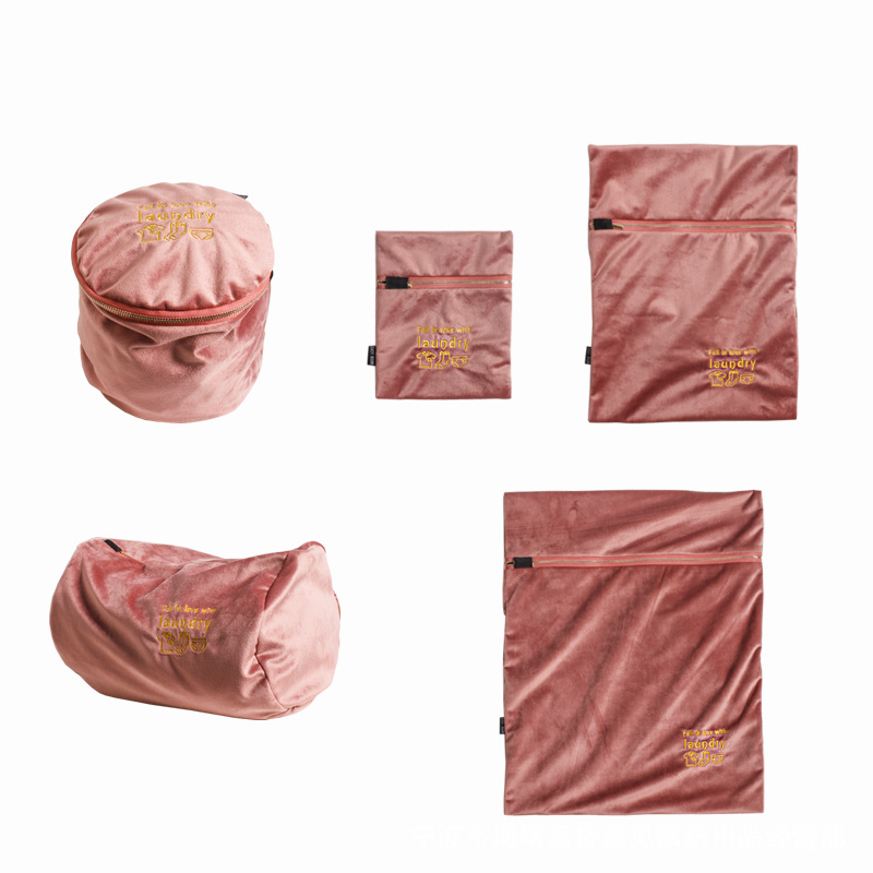 Розовая бархатная сумка для одежды с корнем лотоса