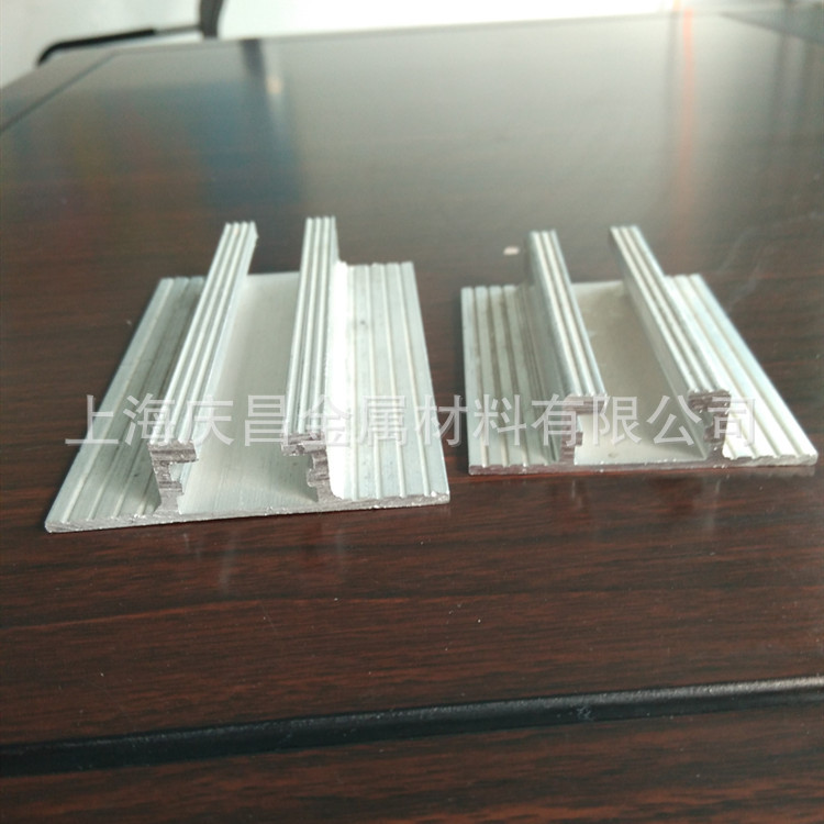 供应泰州路牌用铝槽型号60毫米宽  上海铝槽 国标铝材 值得信赖