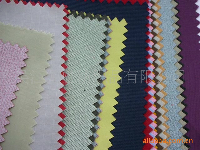 320D塔丝隆休闲户外运动涂层防水服饰面料户外冲锋衣运动面料