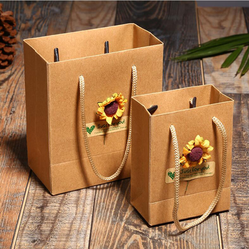 La joyería transfronteriza europea y americana se puede abrir letras de doble cara collar de girasol personalidad femenina retro nuevo popular N677