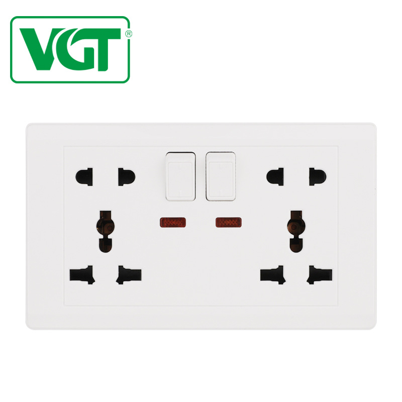 英式 外贸PC 两位十孔墙壁插座  二开带灯 插座 黄铜 Q096L