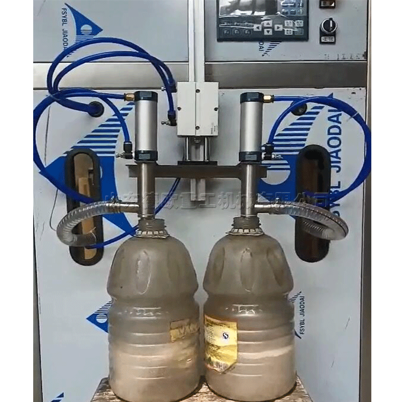 山东酒精灌装机 全自动液体灌装机 瓶袋桶定量分装机现货